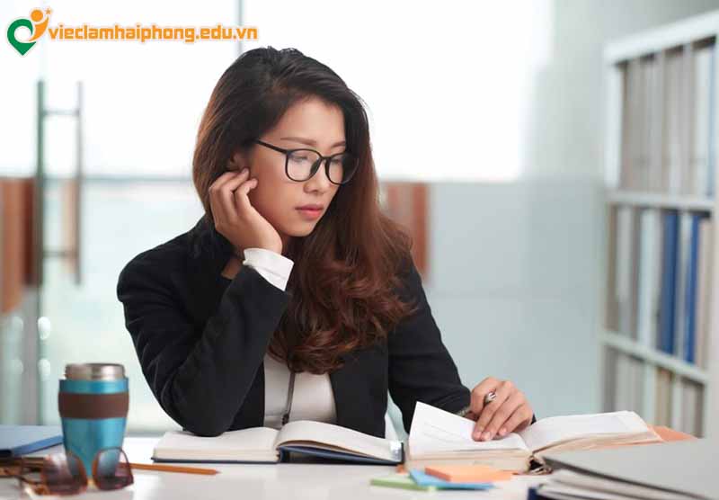 biên tập viên học ngành gì