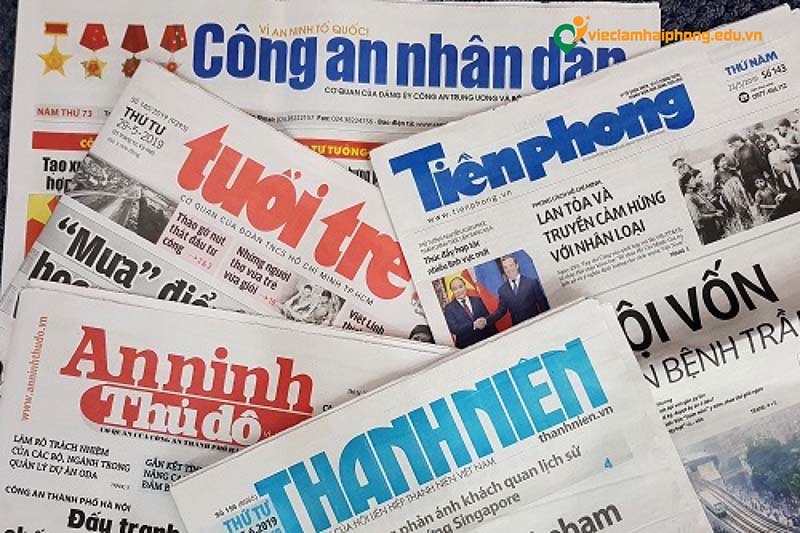 Biên tập viên báo chí